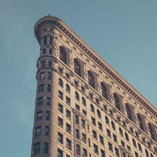 Tantangan dan Peluang Pengusaha Lokal di Tengah Persaingan Global